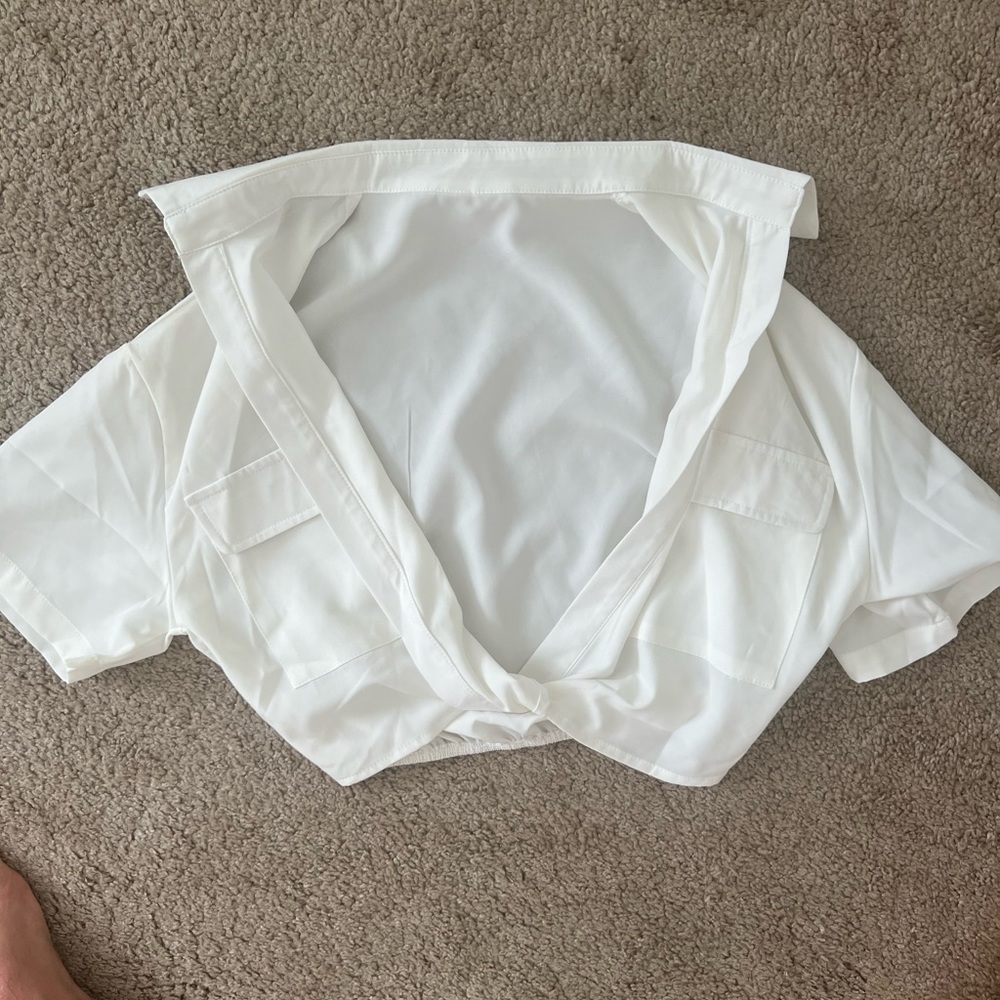 White crop top - Picture 2 of 2